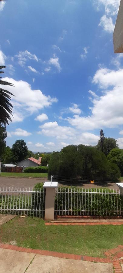 Impala Suite -Entire Unit- 2 Bedroom With 1 Ensuite Bathroom Ladysmith Luaran gambar