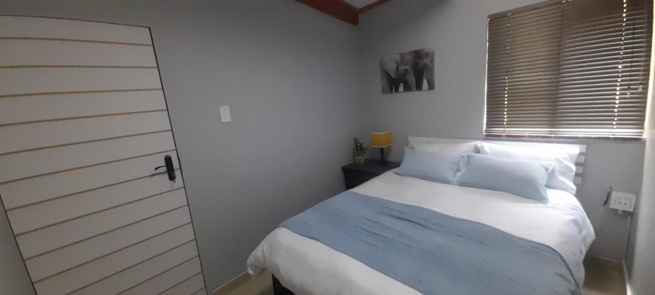Impala Suite -Entire Unit- 2 Bedroom With 1 Ensuite Bathroom Ladysmith Luaran gambar